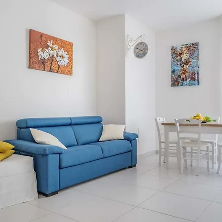 Smiling Apartment