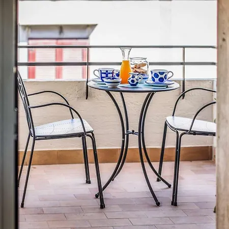 Smiling Apartment *